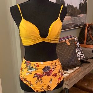 Women’s yellow bikini, 3|5 Bikini top, M High waisted bottom.